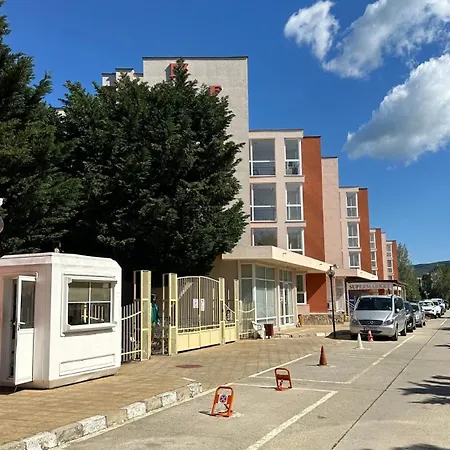 Sunny Pause * Slăntjev Brjag